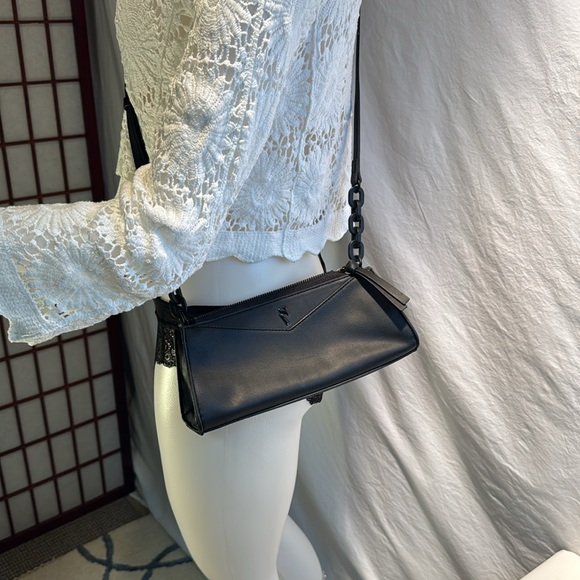 Simply Vera Vera Wang Elegant Black Handbag - Picture 9 of 13